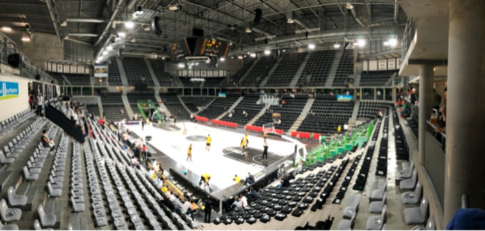 5528 housses de sièges de gradin pour le LDLC ASVEL